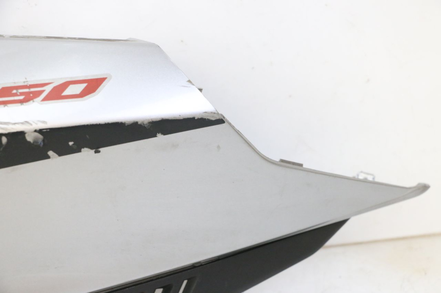 photo de HINTERE LINKE SEITENVERKLEIDUNG APRILIA SXR 50 (2021 - 2023) - Zoom auf Komponenten