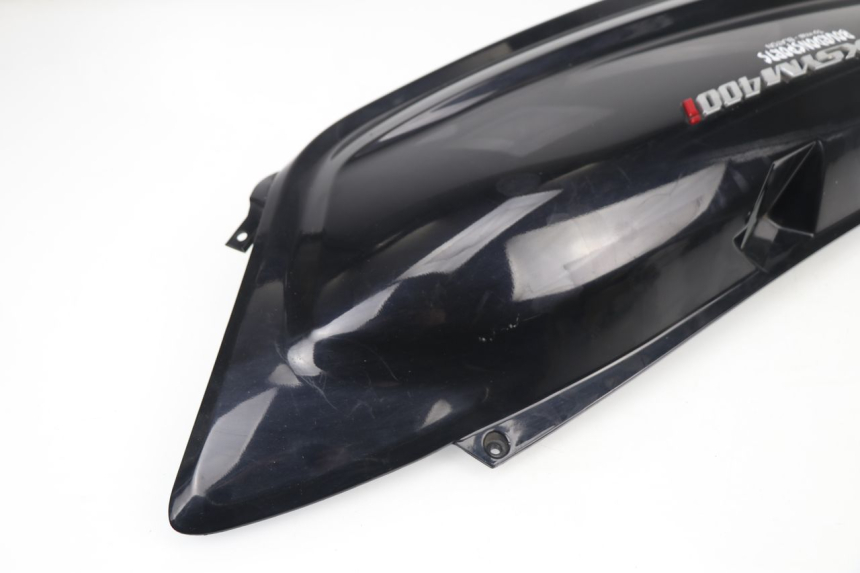 photo de VERKLEIDUNG HINTEN LINKS SYM MAXSYM I 400 (2011 - 2016) - Zoom auf Gebrauchszustand