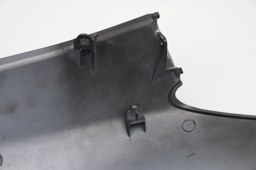 photo de VERKLEIDUNG HINTEN LINKS SYM MAXSYM I 400 (2011 - 2016) - Technische Nahaufnahme