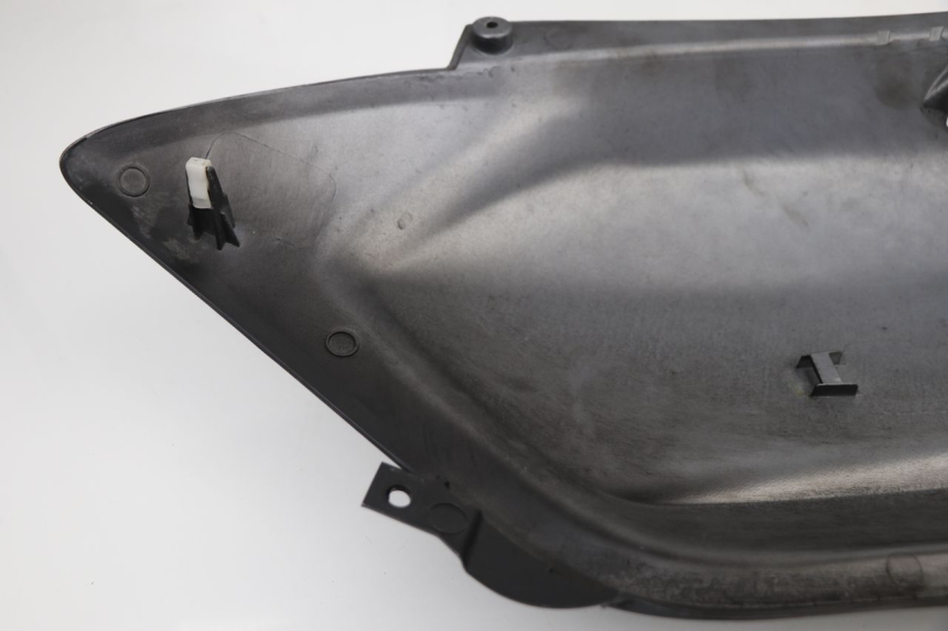 photo de VERKLEIDUNG HINTEN LINKS SYM MAXSYM I 400 (2011 - 2016) - Oberflächenzustand und Material