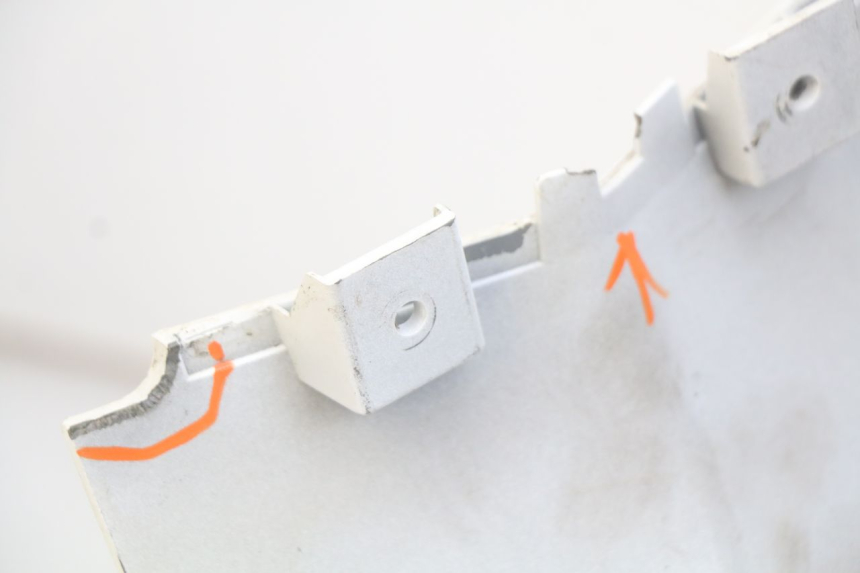 photo de LINKES HINTERES SEITENTEIL PEUGEOT TWEET 4T 50 (2018 - 2022) - Zoom auf Gebrauchszustand