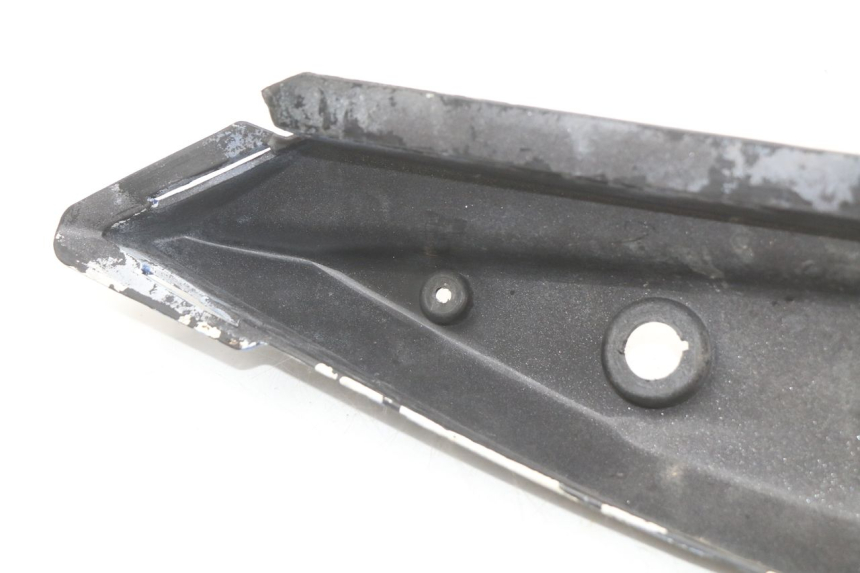 photo de HINTERE LINKE SEITENVERKLEIDUNG KEEWAY TX 50 (2008 - 2015) - Details der Befestigungspunkte