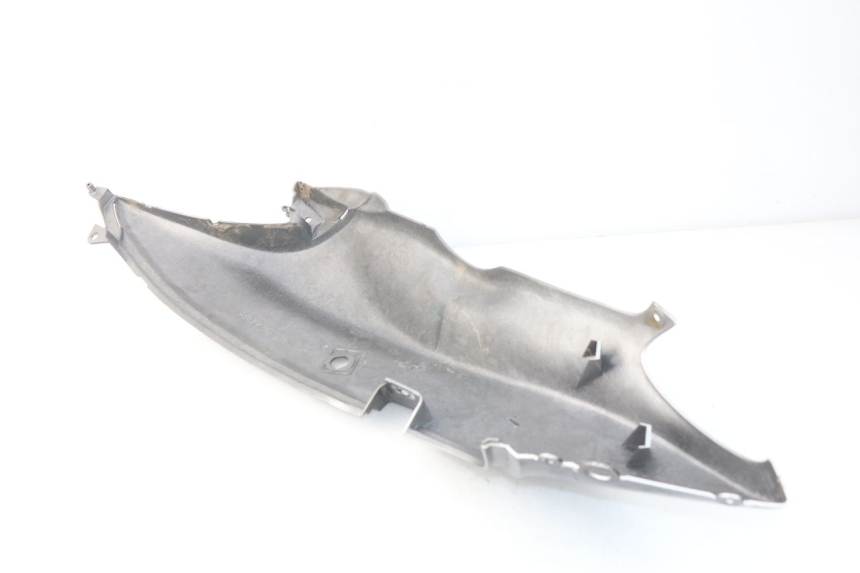 photo de VERKLEIDUNG HINTEN LINKS SUZUKI UC EPICURO 125 (1999 - 2003) - Technische Nahaufnahme