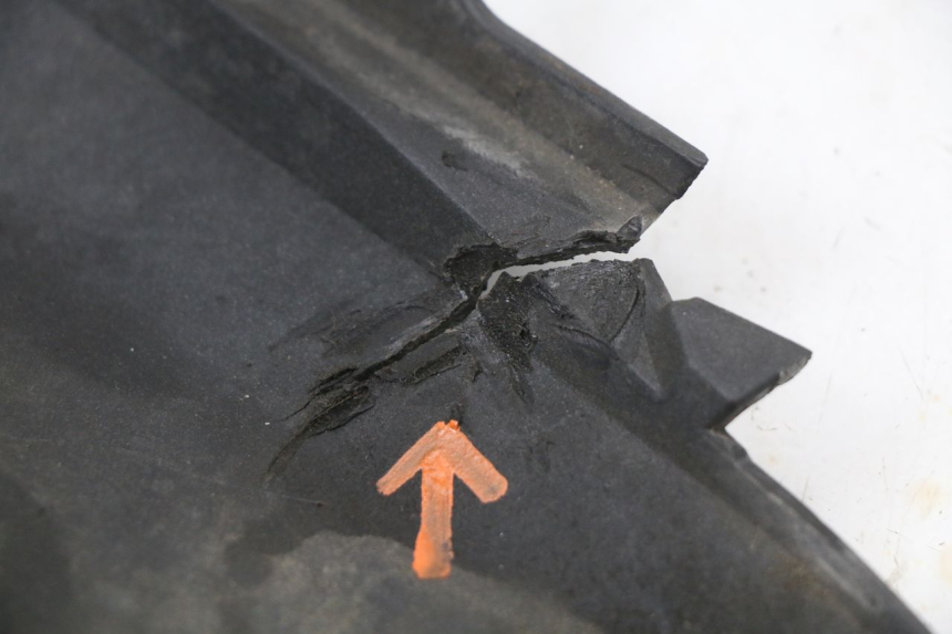 photo de VERKLEIDUNG HINTEN LINKS SUZUKI UH BURGMAN 125 (2002 - 2006) - Weitere Ansicht des Artikels