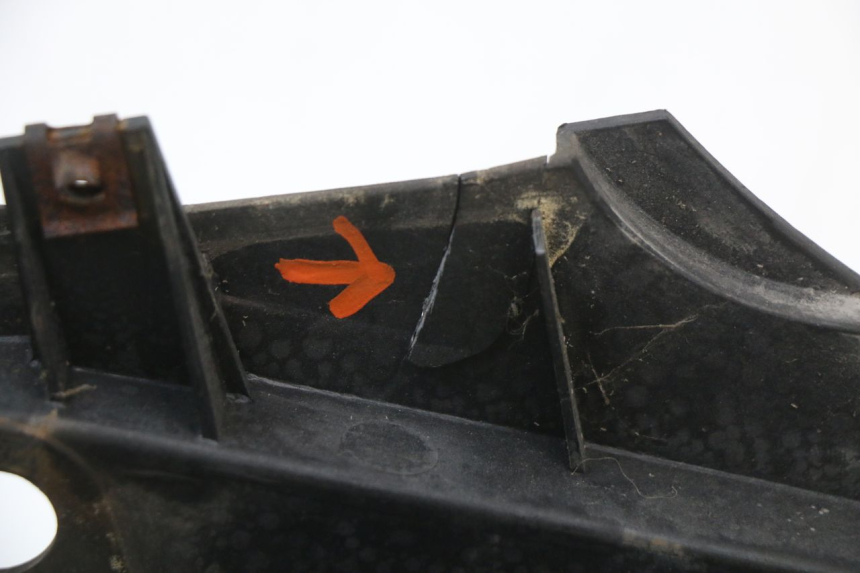 photo de VERKLEIDUNG HINTEN LINKS SUZUKI UH BURGMAN 125 (2002 - 2006) - Kennzeichnungen und Originalreferenzen