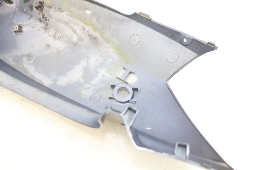 photo de LINKES HINTERES SEITENTEIL KYMCO VITALITY 2T 50 (2004 - 2010) - Zoom auf Gebrauchszustand