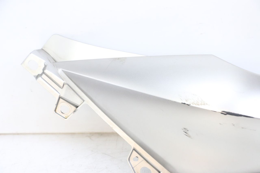 photo de LINKS HINTEN YAMAHA XMAX X-MAX ABS 125 (2017 - 2020) - Hochauflösende Nahaufnahme