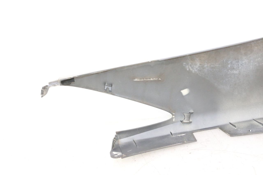 photo de LINKES HINTERES SEITENTEIL YAMAHA X-MAX XMAX 125 (2010 - 2013) - Details der Befestigungspunkte