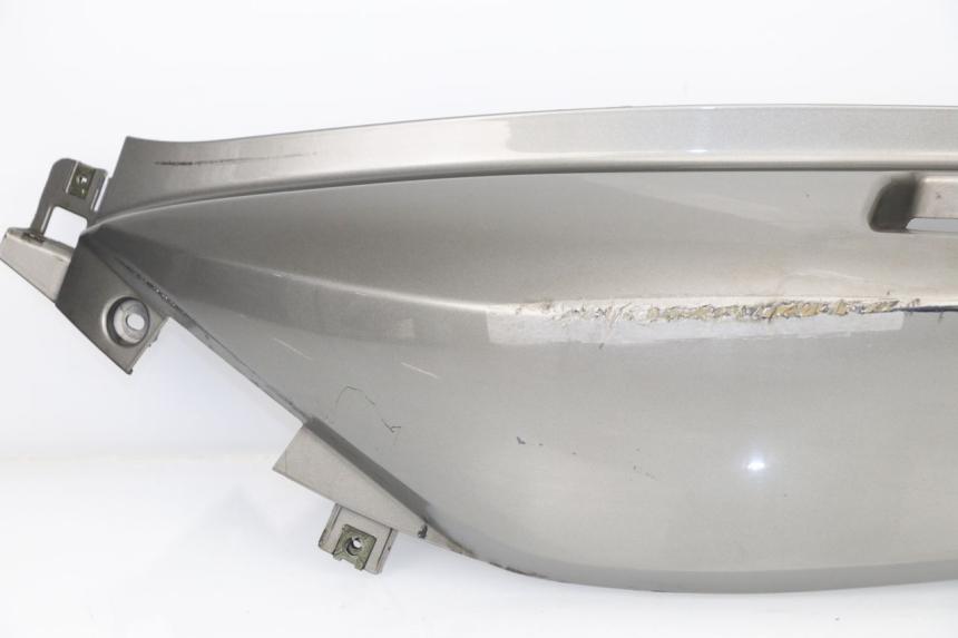 photo de VERKLEIDUNG HINTEN LINKS KYMCO XCITING 500 (2007 - 2010) - Details der Befestigungspunkte