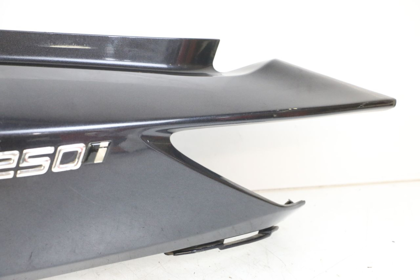 photo de HINTERE LINKE SEITENVERKLEIDUNG KYMCO XCITING 250 (2006 - 2009) - Zoom auf Komponenten