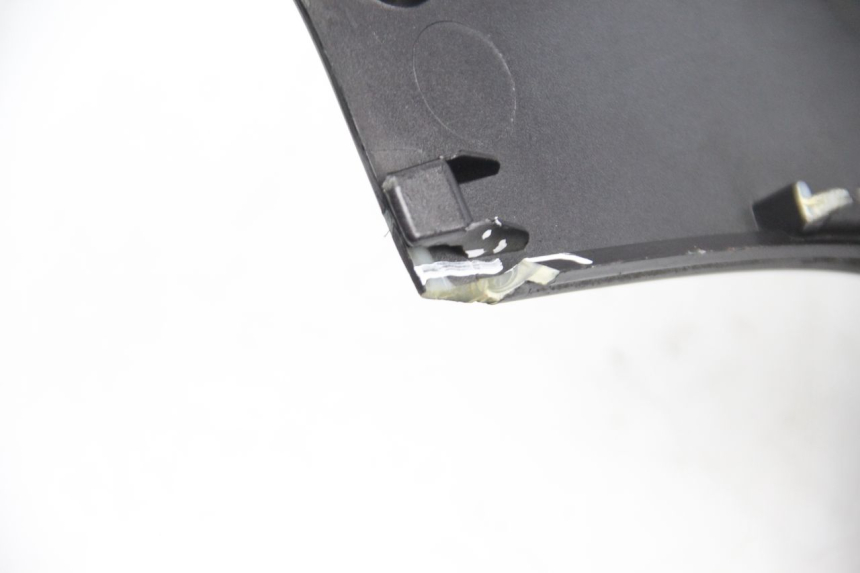 photo de LINKES HINTERES SEITENTEIL PIAGGIO XEVO - X EVO 125 (2007 - 2017) - Oberflächenzustand und Material