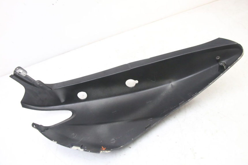 photo de VERKLEIDUNG HINTEN LINKS YAMAHA NEOS NEO'S 4T 50 (2008 - 2016) - Details der Befestigungspunkte