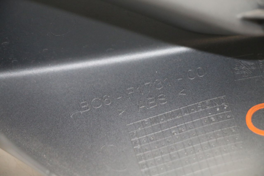 photo de VERKLEIDUNG HINTEN LINKS YAMAHA TRACER 7 700 (2020 - 2024) - Details der Befestigungspunkte