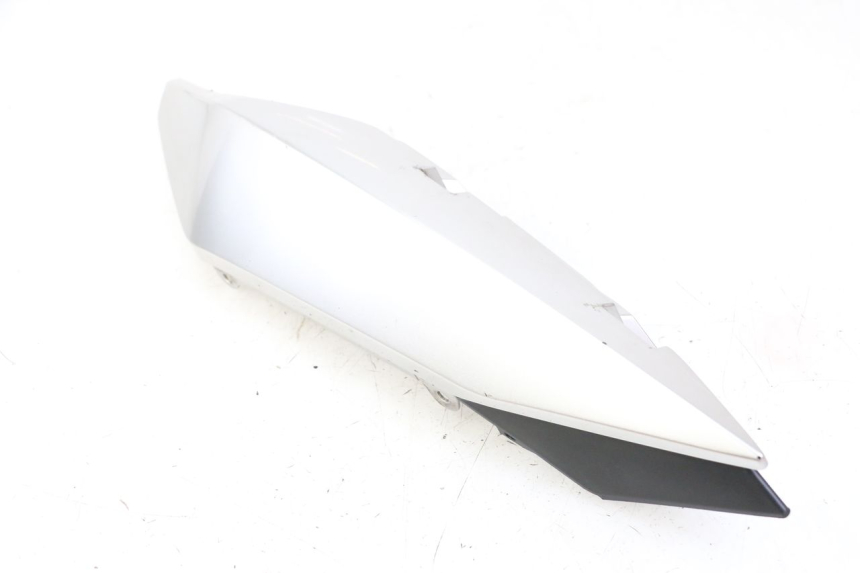 photo de VERKLEIDUNG HINTEN LINKS YAMAHA XJ6 600 (2008 - 2016) - Detailansicht des Bauteils