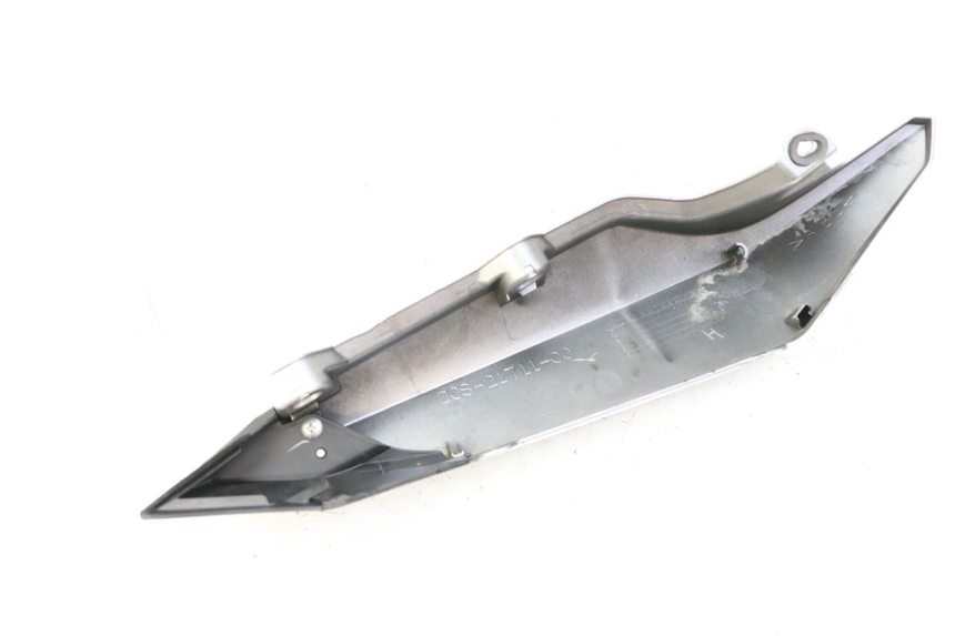 photo de VERKLEIDUNG HINTEN LINKS YAMAHA XJ6 600 (2008 - 2016) - Details der Befestigungspunkte