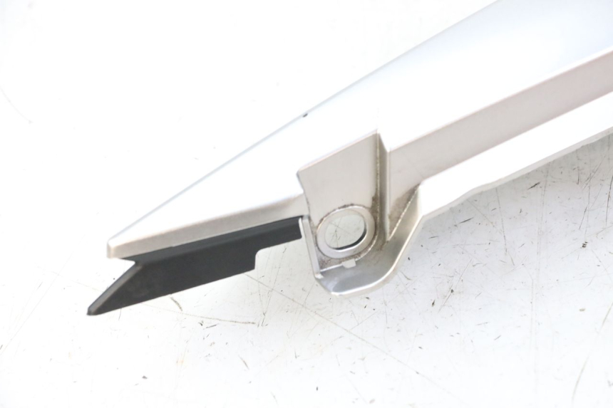 photo de VERKLEIDUNG HINTEN LINKS YAMAHA XJ6 600 (2008 - 2016) - Kennzeichnungen und Originalreferenzen