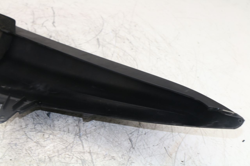 photo de VERKLEIDUNG HINTEN LINKS YAMAHA YP MAJESTY ABS 400 (2007 - 2009) - Oberflächenzustand und Material