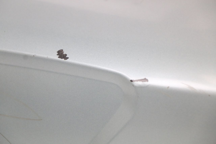 photo de VERKLEIDUNG HINTEN LINKS YAMAHA YP MAJESTY 125 (2002 - 2006) - Zoom auf Gebrauchszustand