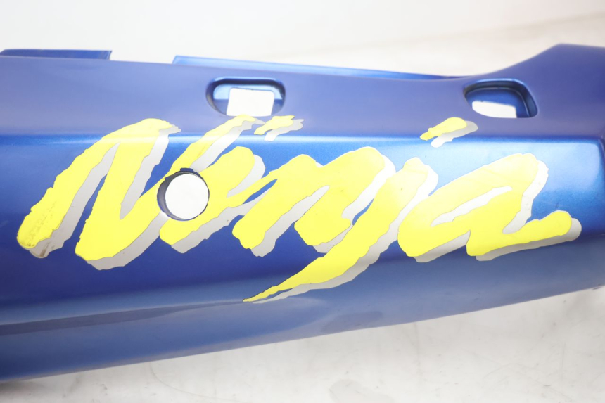 photo de VERKLEIDUNG HINTEN LINKS KAWASAKI ZX-6R ZX6R 600 (1995 - 1997) - Technische Nahaufnahme