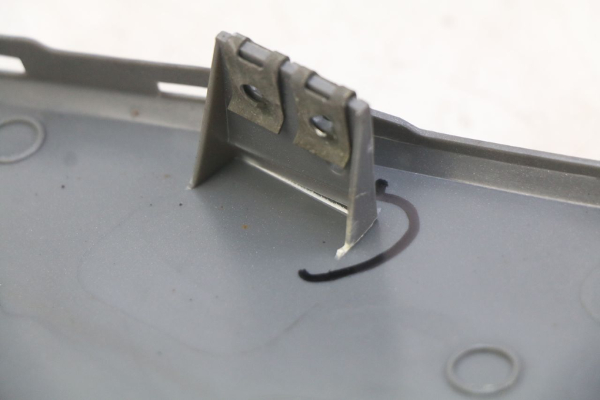 photo de RECHTES VORDERES SEITENTEIL ECCITY ARTELEC 670 1 (2013 - 2017) - Detailansicht des Bauteils