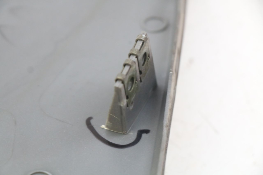 photo de RECHTES VORDERES SEITENTEIL ECCITY ARTELEC 670 1 (2013 - 2017) - Alternative Perspektive