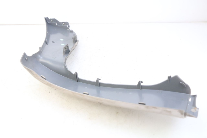 photo de RECHTES VORDERES SEITENTEIL ECCITY ARTELEC 670 1 (2013 - 2017) - Details der Befestigungspunkte