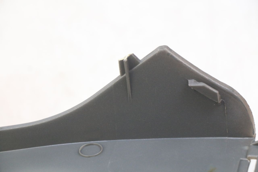 photo de RECHTES VORDERES SEITENTEIL ECCITY ARTELEC 670 1 (2013 - 2017) - Oberflächenzustand und Material