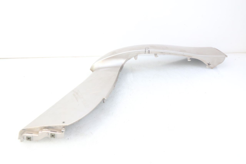 photo de RECHTES VORDERES SEITENTEIL ECCITY ARTELEC 670 1 (2013 - 2017) - Kennzeichnungen und Originalreferenzen