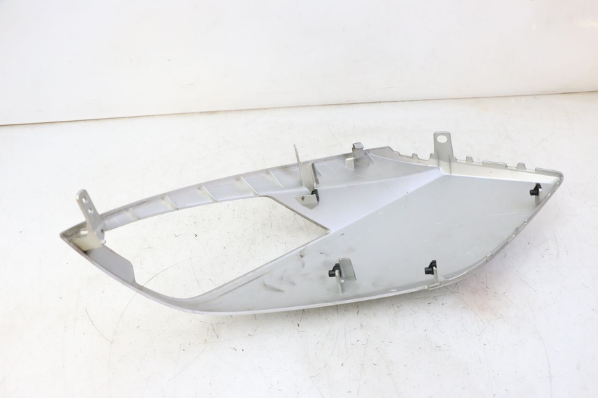 photo de RECHTER VORDERER SEITENWAND PEUGEOT CITYSTAR 50 (2013 - 2017) - Zoom auf Gebrauchszustand