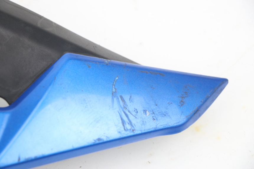 photo de FRONTVERKLEIDUNG RECHTS SUZUKI GSR 750 (2011 - 2017) - Oberflächenzustand und Material