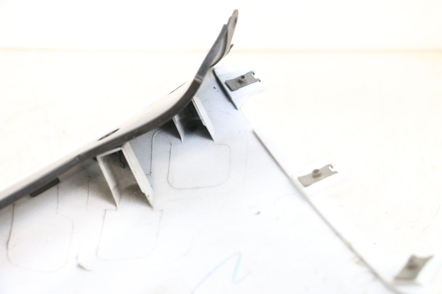 photo de FRONTVERKLEIDUNG RECHTS SUZUKI GSXR GSX-R 1000 (2003 - 2004) - Details der Befestigungspunkte