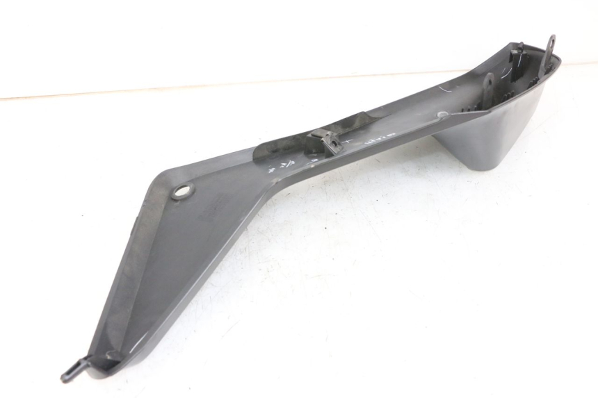 photo de FRONTVERKLEIDUNG RECHTS HUSQVARNA SVARTPILEN 401 (2018 - 2023) - Detailansicht des Bauteils