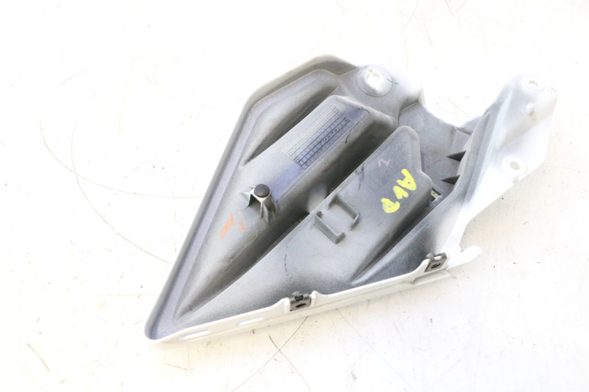 photo de SEITENVERKLEIDUNG VORNE RECHTS UNTEN YAMAHA FZ8 800 (2010 - 2016) - Alternative Perspektive
