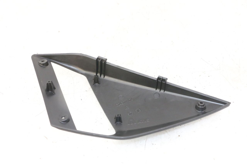 photo de FRONTVERKLEIDUNG RECHTS GILERA NEXUS 125 (2009 - 2013) - Gesamtansicht des Produkts