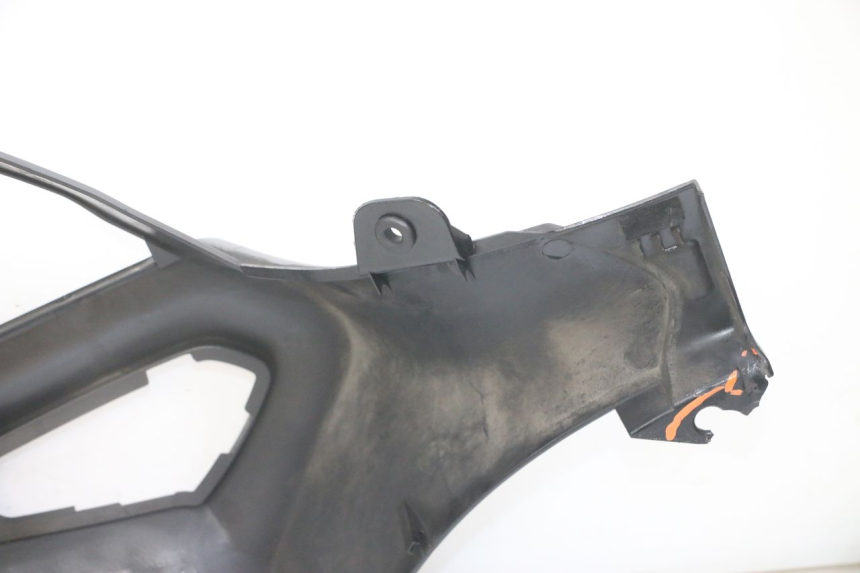 photo de FRONTVERKLEIDUNG RECHTS HONDA NTV DEAUVILLE ABS 700 (2007 - 2016) - Charakteristische Merkmale