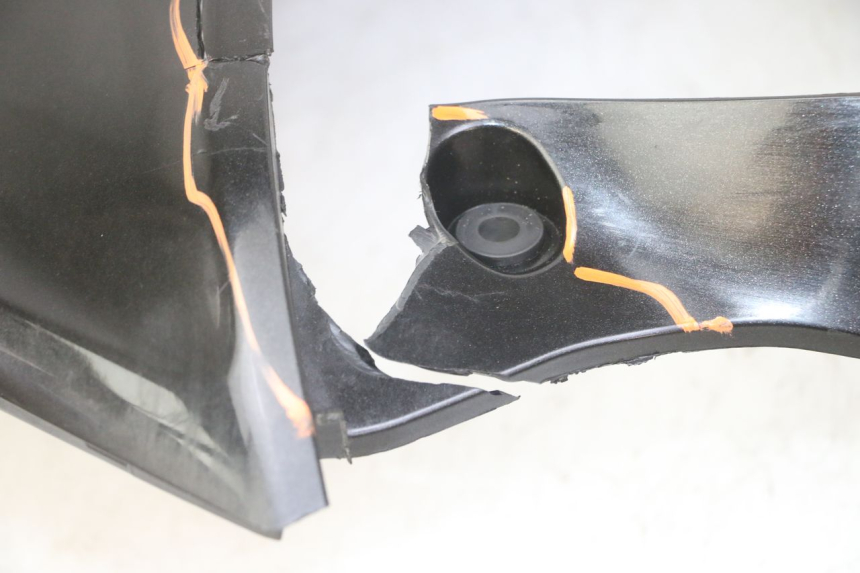 photo de FRONTVERKLEIDUNG RECHTS HONDA NTV DEAUVILLE ABS 700 (2007 - 2016) - Ergänzendes Produktfoto