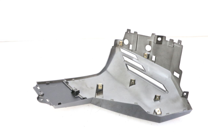 photo de FRONTVERKLEIDUNG RECHTS PEUGEOT TWEET 4T 50 (2023 - 2025) - Details der Befestigungspunkte