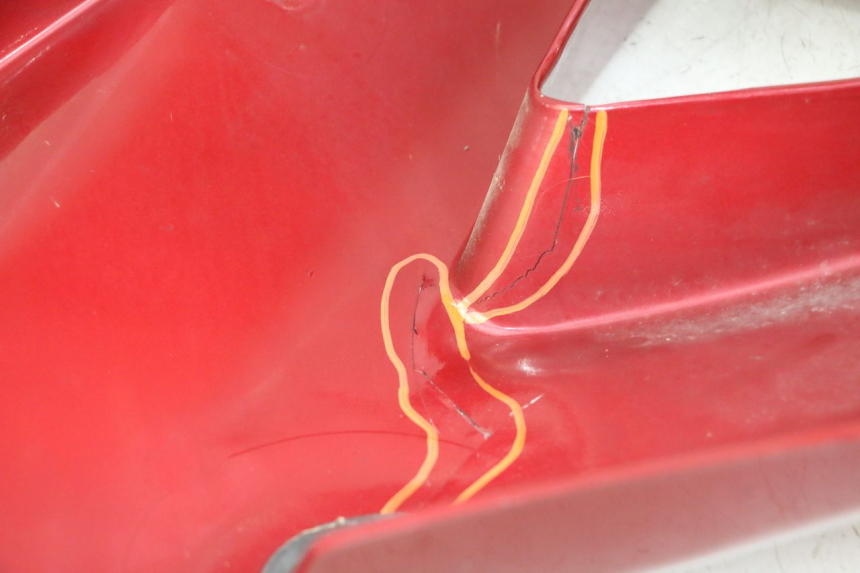 photo de FRONTVERKLEIDUNG RECHTS TRIUMPH SPRINT 900 (1995 - 1998) - Zoom auf Gebrauchszustand