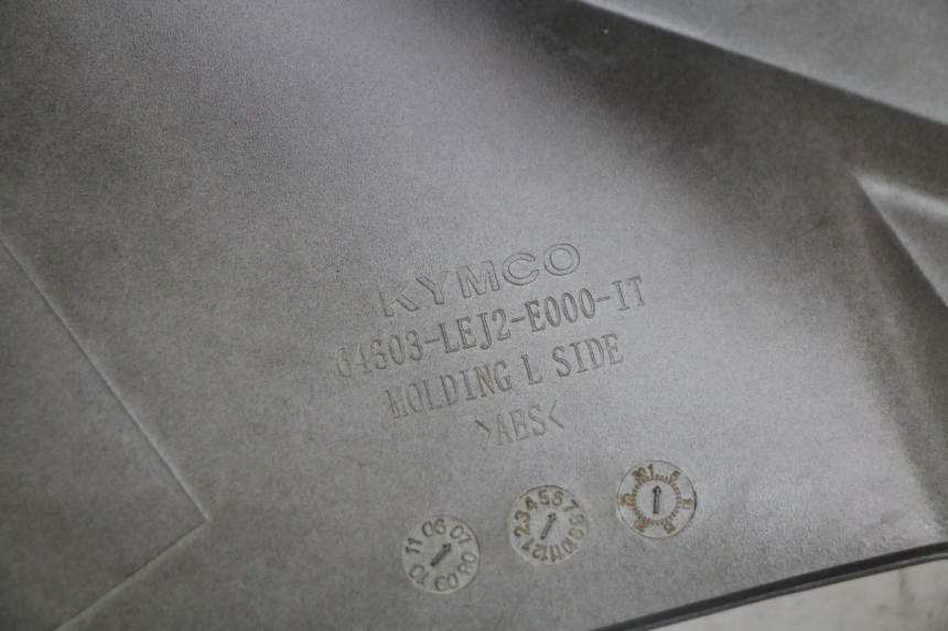 photo de FRONTVERKLEIDUNG RECHTS KYMCO SUPER 8 125 (2008 - 2015) - Oberflächenzustand und Material