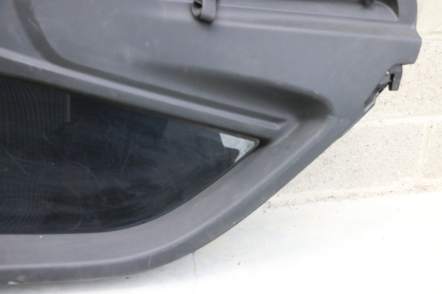 photo de FRONTVERKLEIDUNG RECHTS RENAULT TWIZY 45 (2012 - 2019) - Fokus auf die Struktur