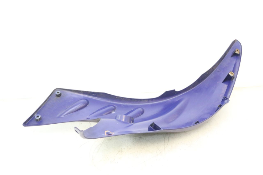photo de FRONTVERKLEIDUNG RECHTS YAMAHA WAVE RUNNER GP R 1200 (2000 - 2003) - Details der Befestigungspunkte