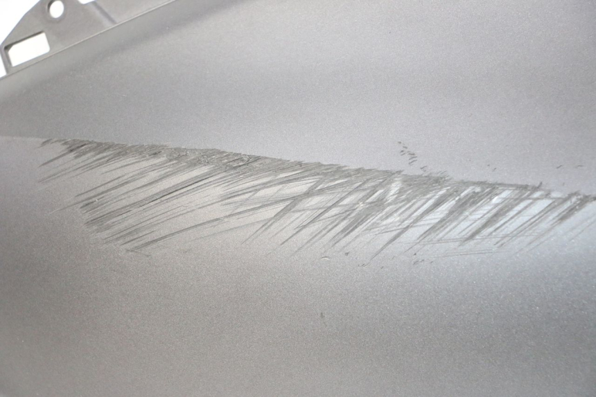 photo de FRONTVERKLEIDUNG RECHTS YAMAHA XMAX X-MAX 125 (2021 - 2025) - Charakteristische Merkmale