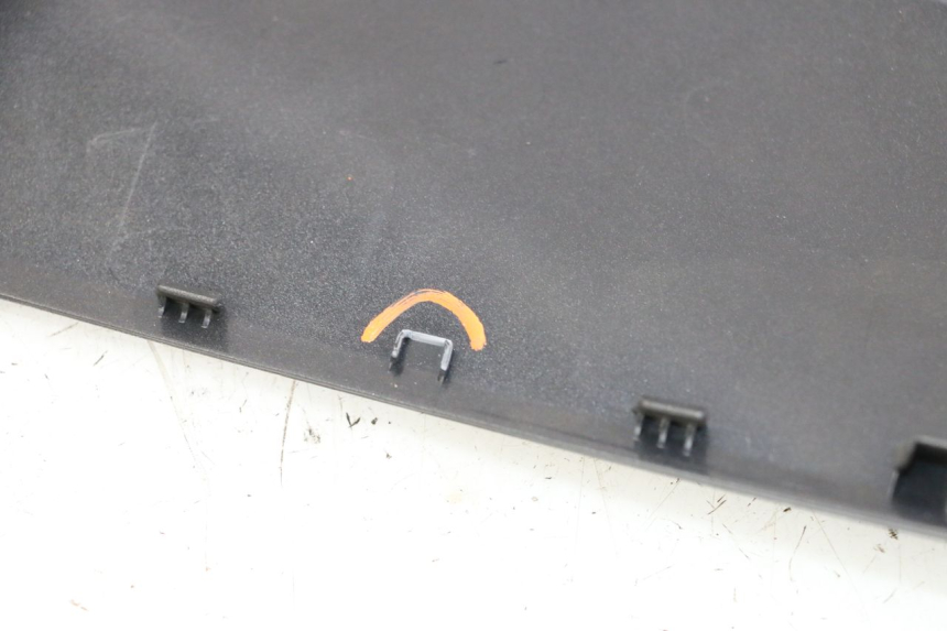 photo de FRONTVERKLEIDUNG RECHTS YAMAHA XMAX X-MAX 125 (2021 - 2025) - Alternative Perspektive