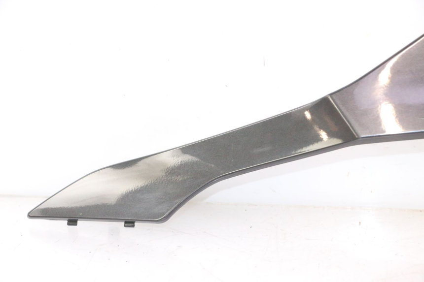 photo de FRONTVERKLEIDUNG RECHTS YAMAHA YZF R6 600 (2008 - 2009) - Detailansicht des Bauteils