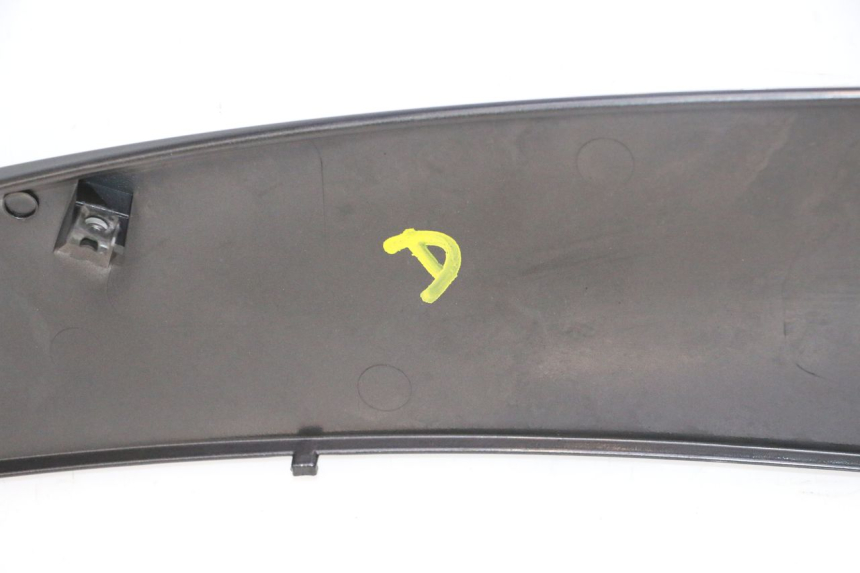 photo de FRONTVERKLEIDUNG RECHTS YAMAHA YZF R6 600 (2008 - 2009) - Details der Befestigungspunkte