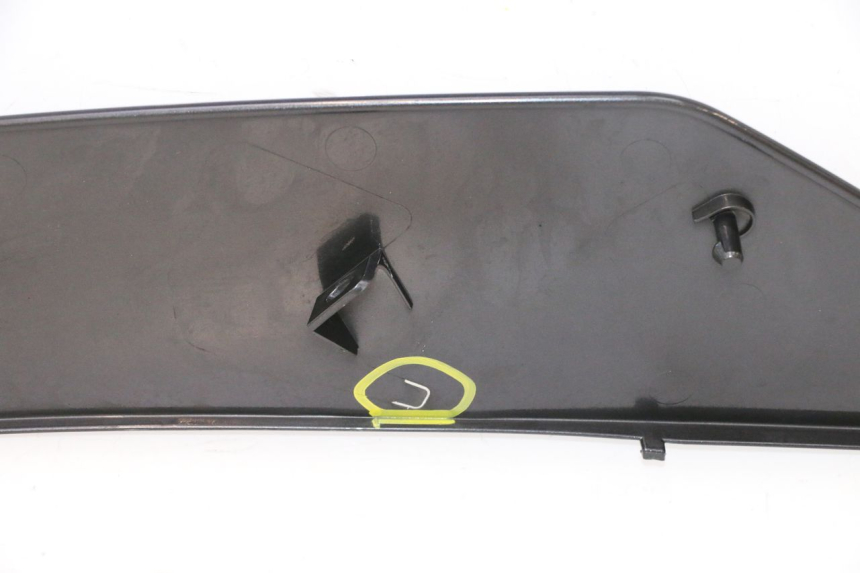 photo de FRONTVERKLEIDUNG RECHTS YAMAHA YZF R6 600 (2008 - 2009) - Oberflächenzustand und Material