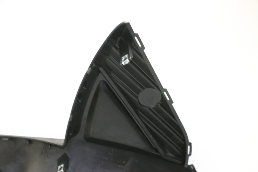 photo de FRONTVERKLEIDUNG LINKS QUADRO 4 4D 350 (2015 - 2018) - Oberflächenzustand und Material