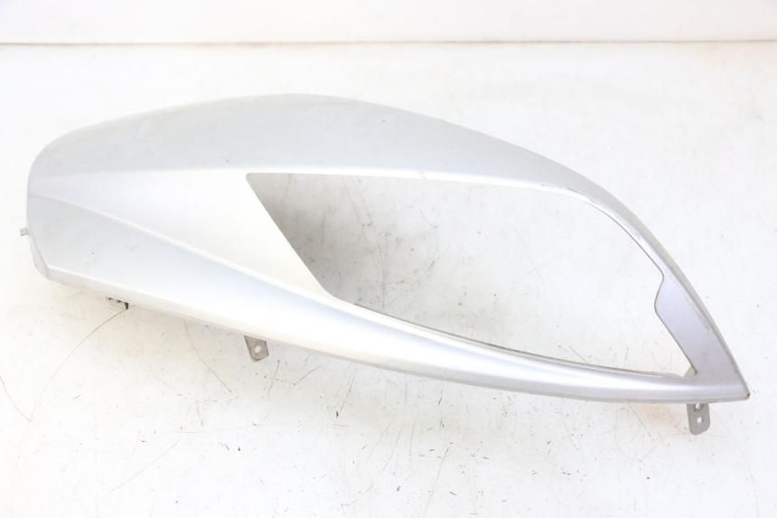 photo de FRONTVERKLEIDUNG LINKS PEUGEOT CITYSTAR 50 (2013 - 2017) - Details der Befestigungspunkte