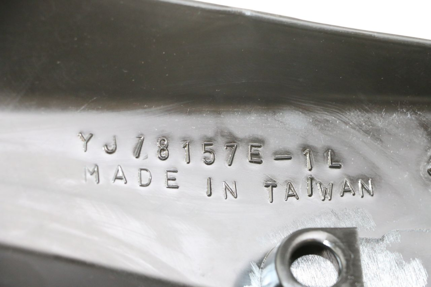 photo de FRONTVERKLEIDUNG LINKS DERBI SENDA SM DRD X-TREME 50 (2011 - 2017) - Detailansicht des Bauteils