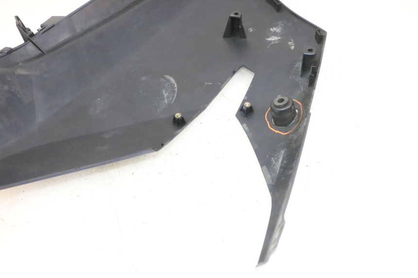 photo de FRONTVERKLEIDUNG LINKS SUZUKI DL V STROM 1000 (2002 - 2007) - Details der Befestigungspunkte